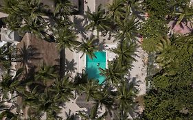 Nílu Isla Mujeres by Selina